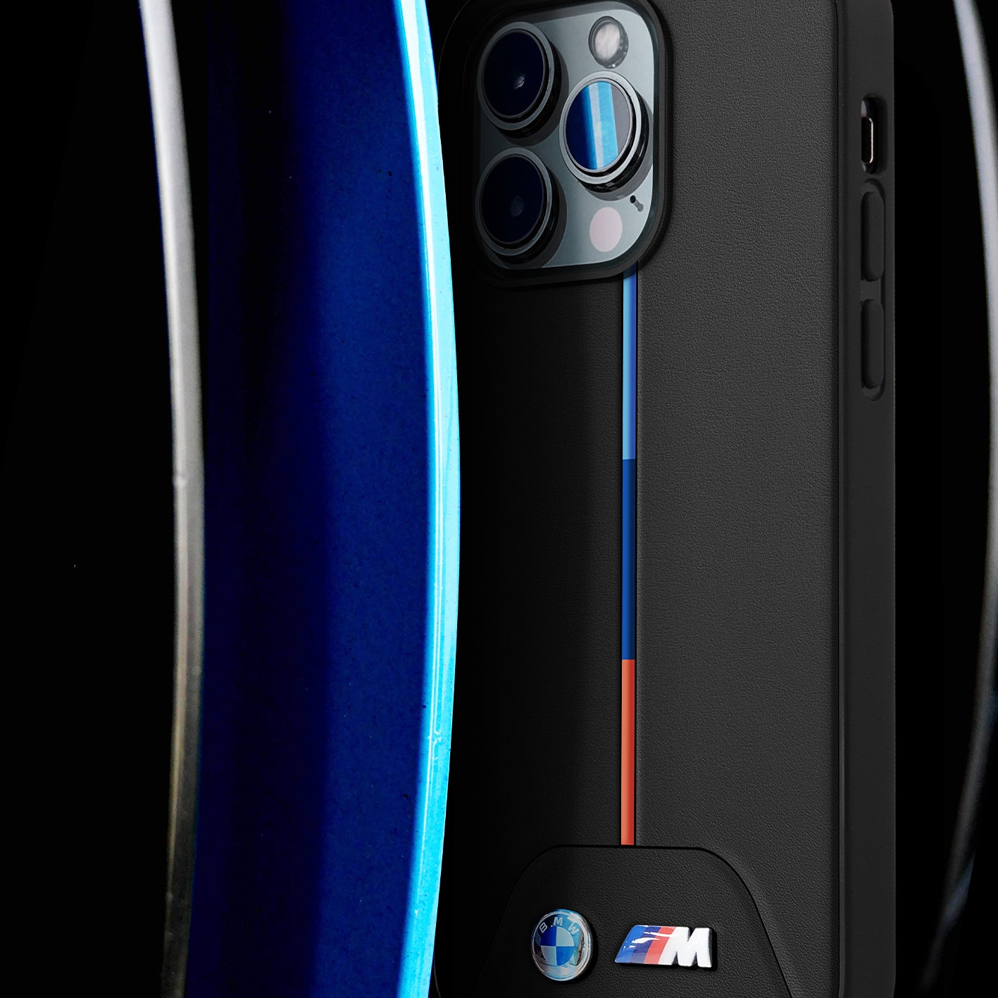 IPHONE 14 PRO MAX - PU LEATHER BLACK M COLLECTION PU CASE HEXGONAL PATTERN  AND SMOOTH PU STRIPE AND METAL LOGOS - BMW